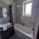 Brook-stone Apartamento