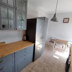 Brook-stone Apartamento *