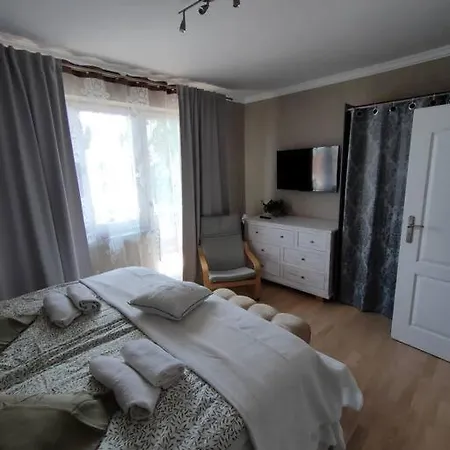 Brook-stone Beach Apartment *