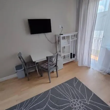 Brook-stone Beach Apartment