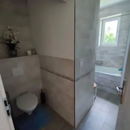 Brook-stone Beach Apartment